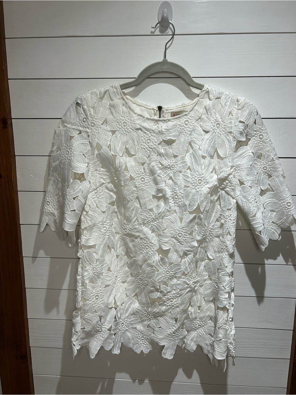 Cremieux White Floral Lace Cutout Blouse XS 3D Guipure Embroidered Top